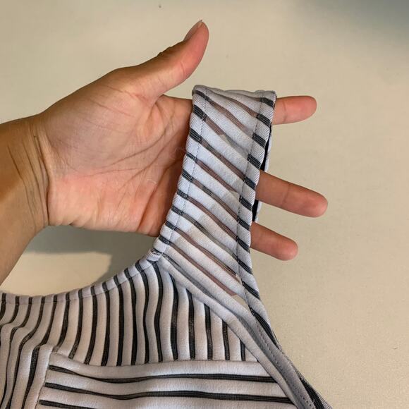 Bebe Top Womens M Medium Black White Striped Sleeveless Scoop Zip Back Peplum - Picture 7 of 13